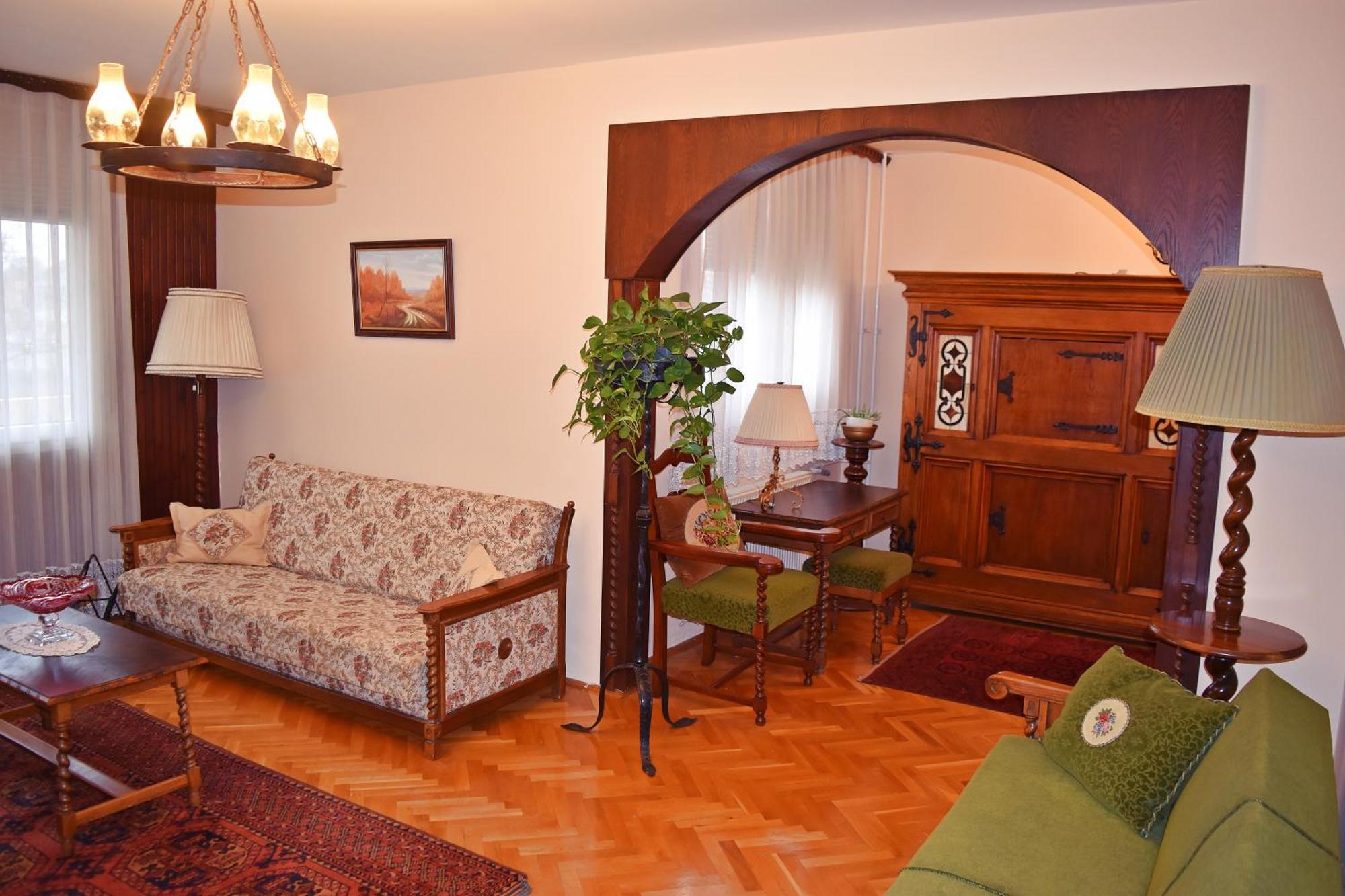 Belvarosi Classic Apartman 85 Square Meters Szombathely Extérieur photo