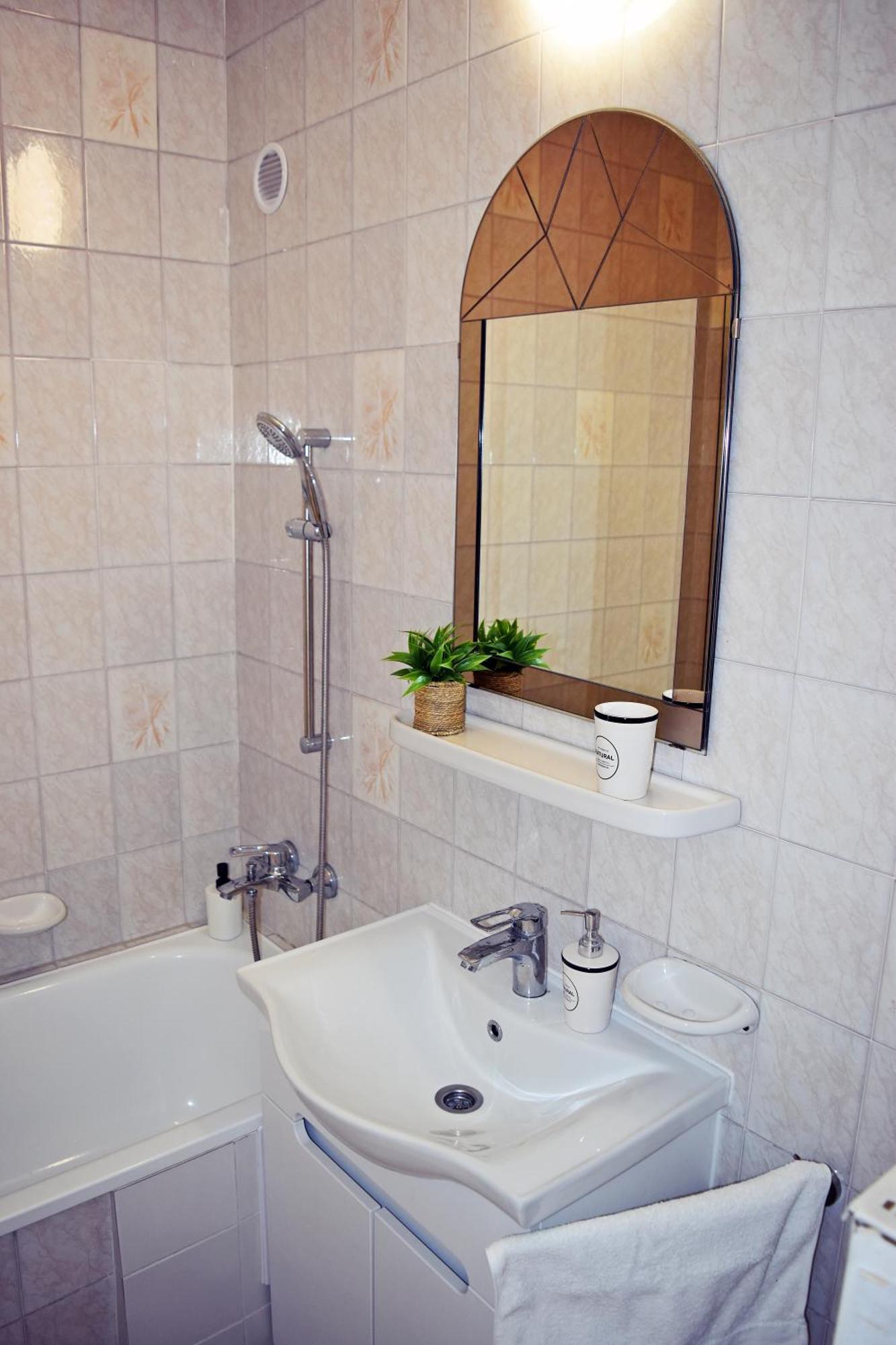 Belvarosi Classic Apartman 85 Square Meters Szombathely Extérieur photo